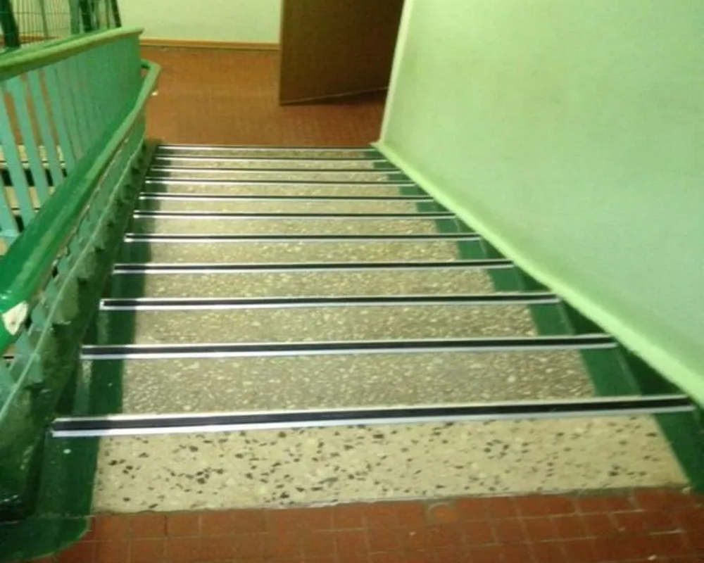 Порог одноуровневый ПС 08-1.1800.01лч Серебро