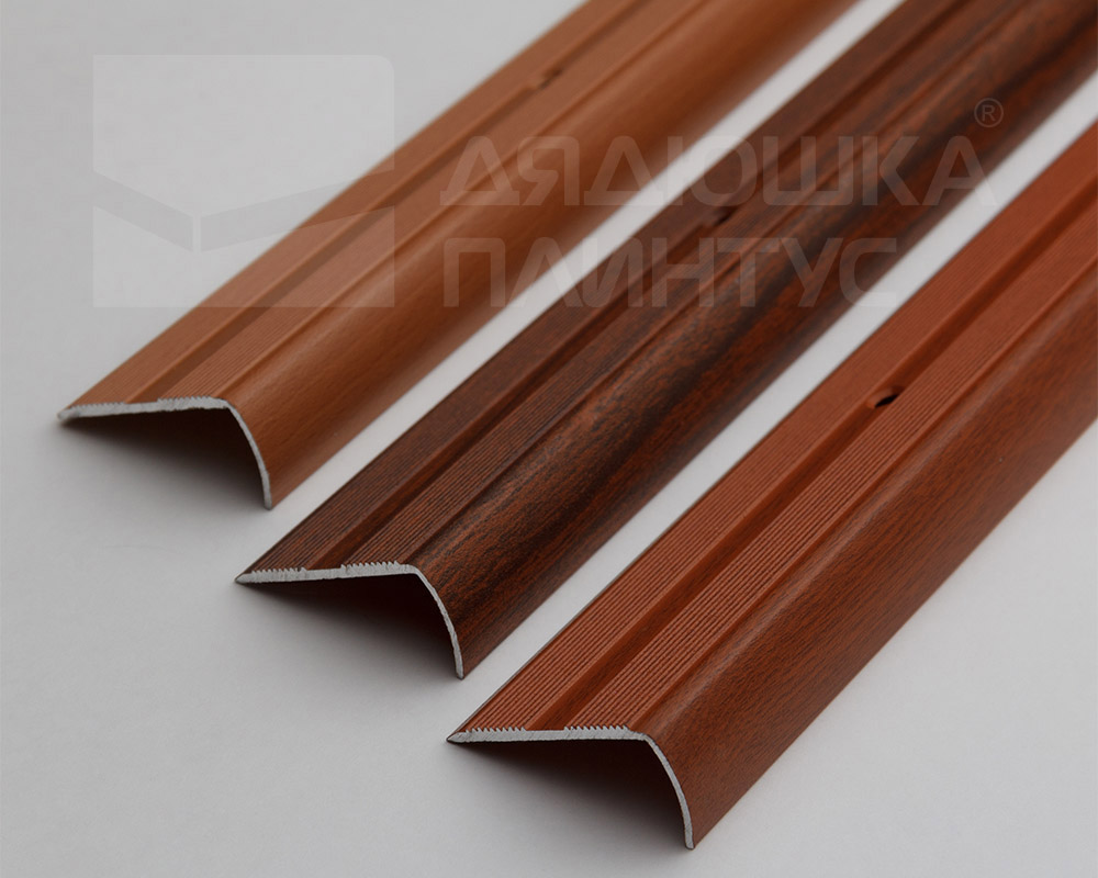 Порог угловой ПУ 06.900.088 Орех