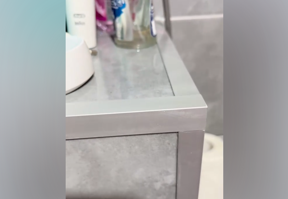 Профиль окантовочный ПУ 15НСМ(304).2700.001 2,7 м Серебро