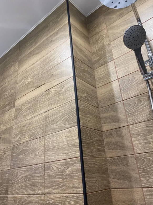 Профиль угловой Волшебная палочка MSUP 04-27.2700.15 15*15мм 2,7м Черный