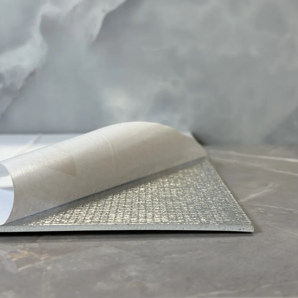 Панель самоклеющаяся ПВХ 300х300 мм 6шт/уп Мрамор Нова Тонье. Цена указана за 0,54 м²