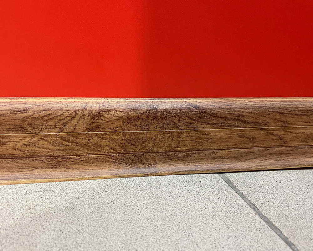 Плинтус ПВХ Идеал Классик 70мм 2,2м 210 Дуб пепельный