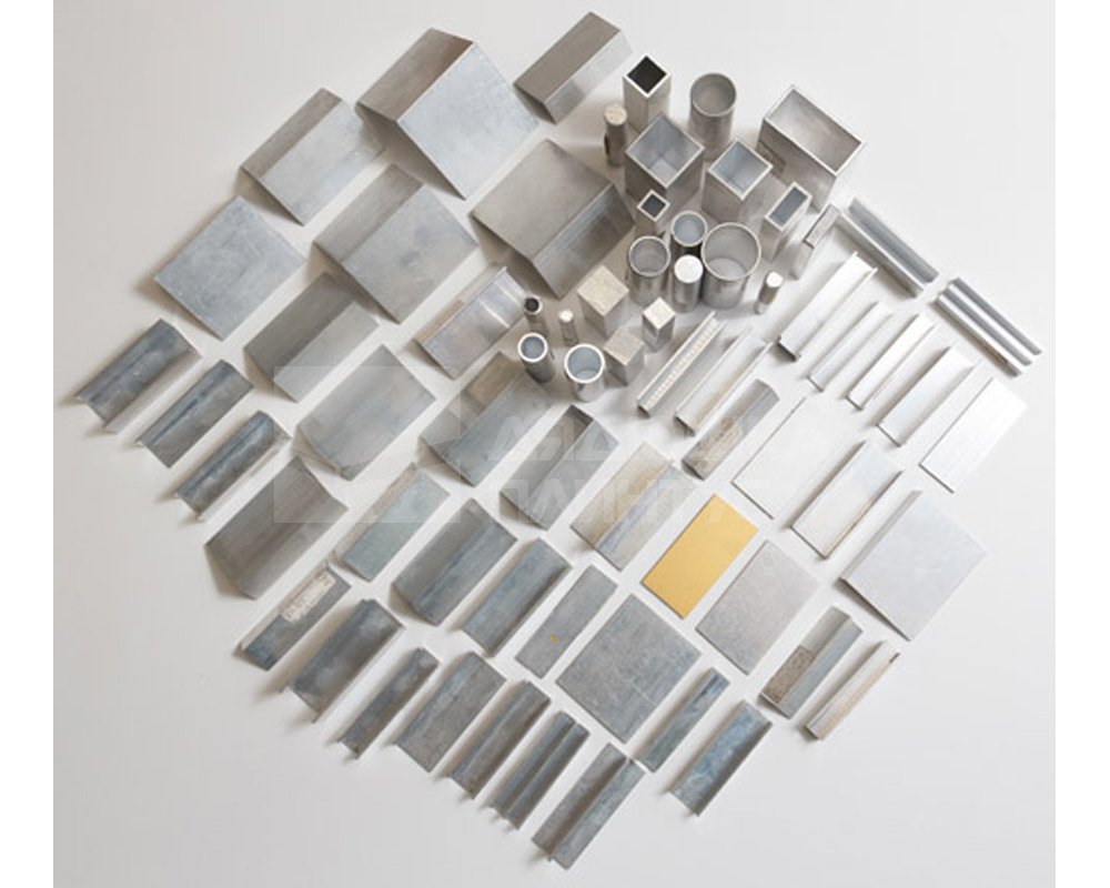 Уголок равнополочный 10х10 мм Уп 02.2000.500 Без окраса