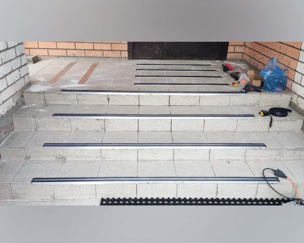 Порог одноуровневый ПС 08.2700.204л Бронза анод