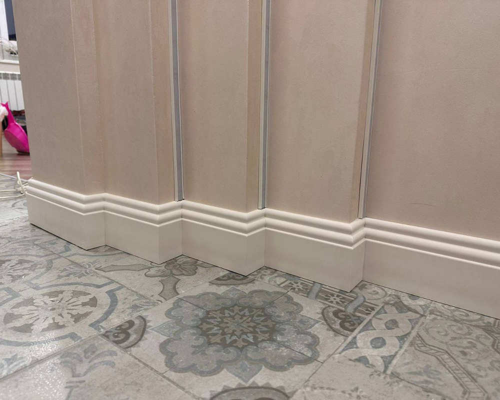 Плинтус СОЛИД 1 UHD 01/80 80*12*2000. Белый под покраску