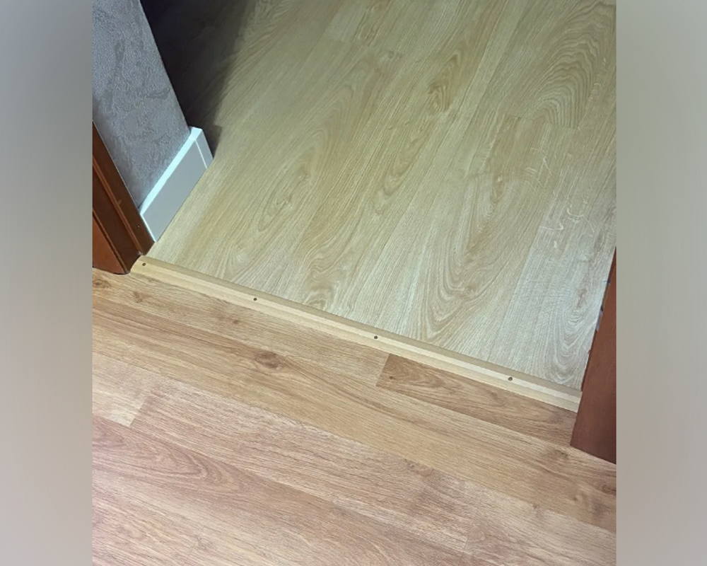 Порог одноуровневый ПС 01.1800.082 Дуб светлый