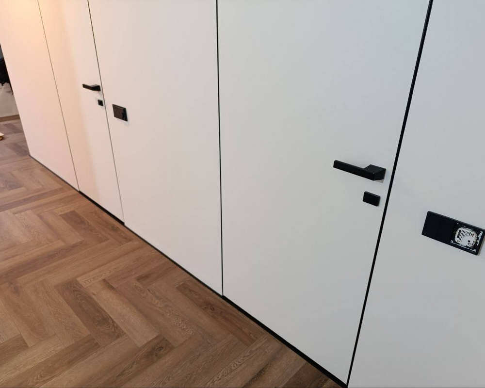 Микроплинтус AL16X5-03 16х6х2000мм Чёрный Анод