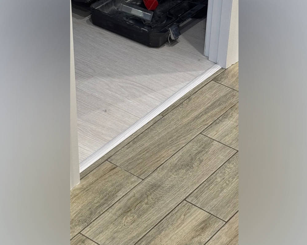 Порог одноуровневый ПС 04-3.2700.059 2,7 м Бетон скай