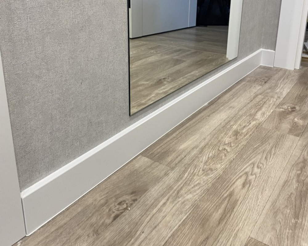 Плинтус ХДФ Dollken Cubu Flex Life XL 60 мм х 2,5 м 5012 Белый