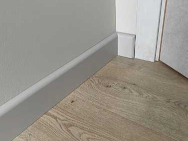 Плинтус МДФ Лука Пл 100-1МДФ.2700.Point line 24062 Айс грей