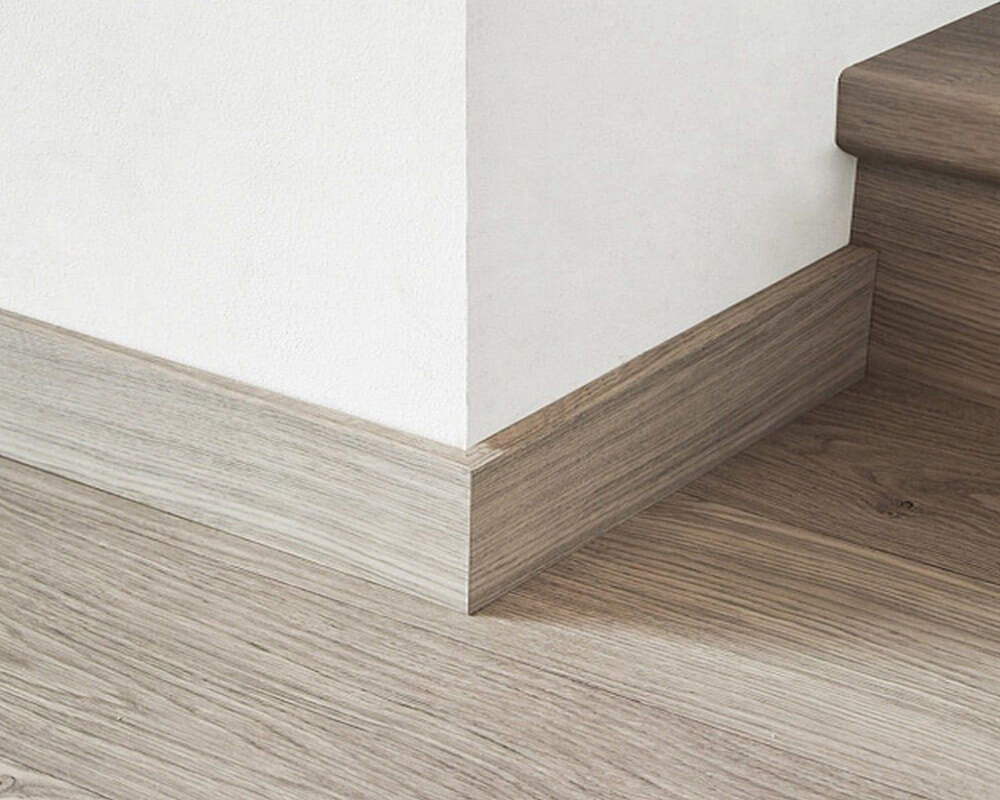 Плинтус напольный Salag Alpha 80 Дуб Дакота 2,4м