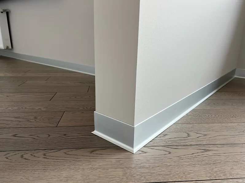 Плинтус алюминиевый Пл 80.2500.01лк Серебро